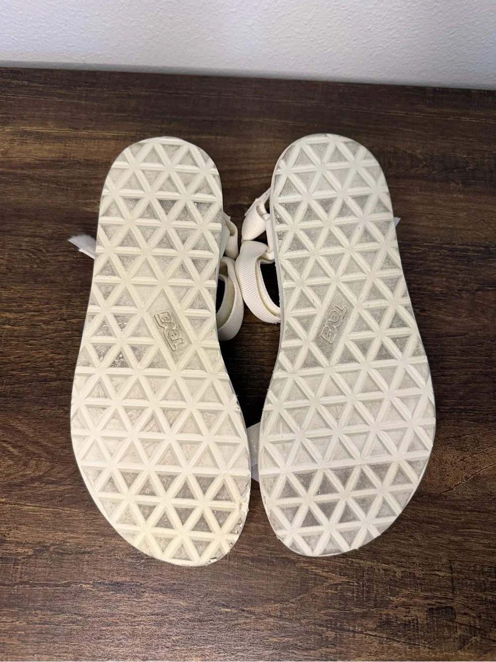 Teva Original Universal White Sandal Women’s Size 8